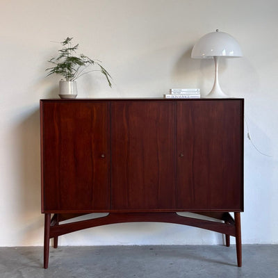 
                  
                    Highboard donker teak - LOUI.STORE
                  
                