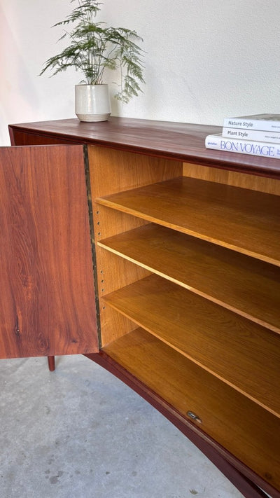 
                  
                    Highboard donker teak - LOUI.STORE
                  
                