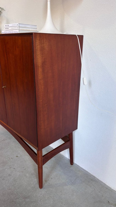 
                  
                    Highboard donker teak - LOUI.STORE
                  
                