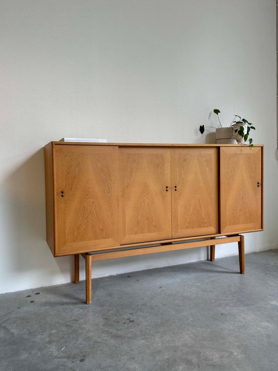 
                  
                    Highboard eiken Jensen & Rasnov - LOUI.STORE
                  
                