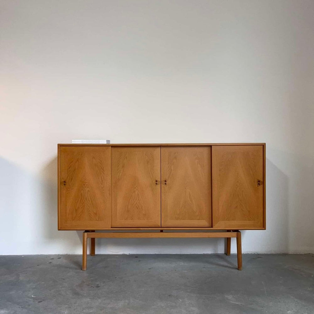 
                  
                    Highboard eiken Jensen & Rasnov - LOUI.STORE
                  
                