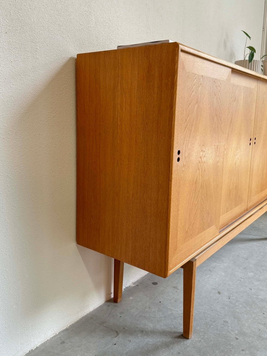 
                  
                    Highboard eiken Jensen & Rasnov - LOUI.STORE
                  
                