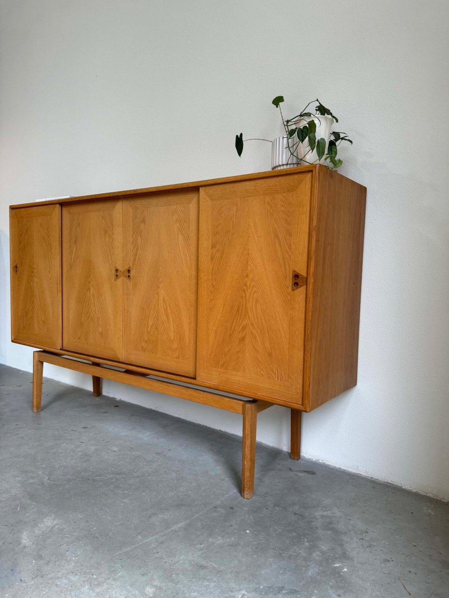 
                  
                    Highboard eiken Jensen & Rasnov - LOUI.STORE
                  
                