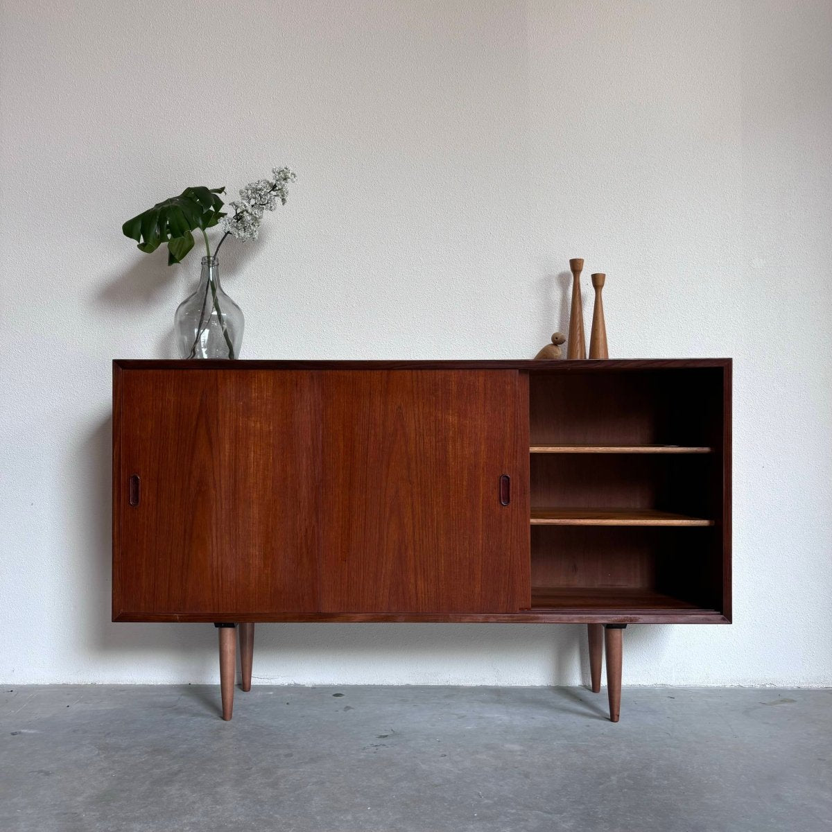 
                  
                    Highboard ondiep teak - LOUI.STORE
                  
                