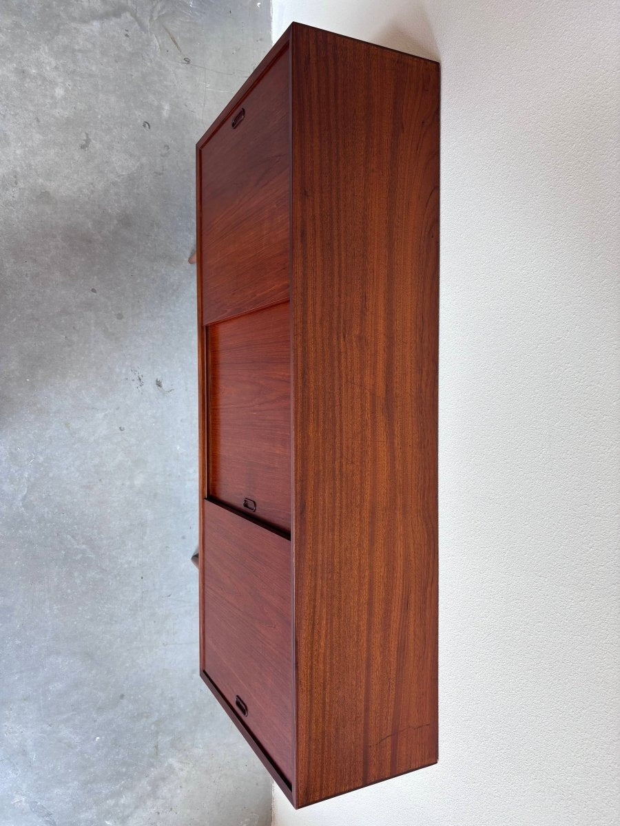 
                  
                    Highboard ondiep teak - LOUI.STORE
                  
                