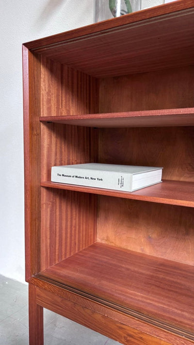 
                  
                    Highboard schuifdeuren teak - LOUI.STORE
                  
                