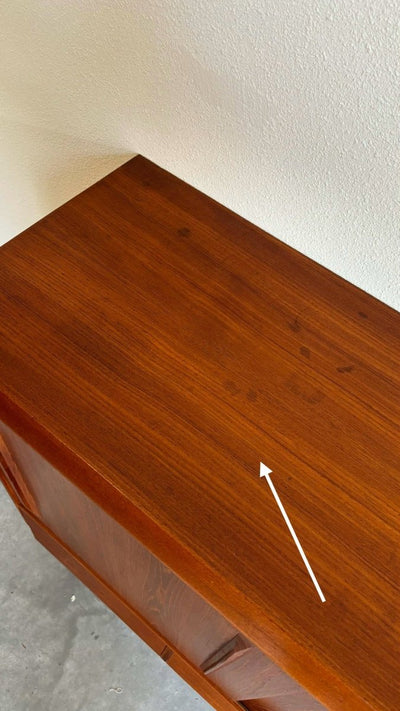 
                  
                    Highboard teak 3 schuifdeuren 4 lades - LOUI.STORE
                  
                