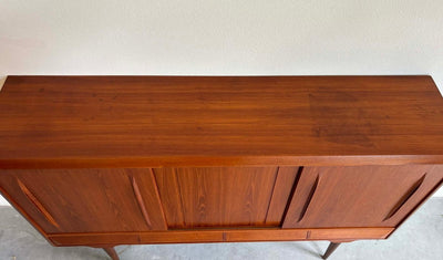 
                  
                    Highboard teak 3 schuifdeuren 4 lades - LOUI.STORE
                  
                