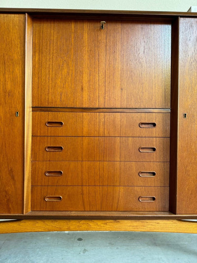
                  
                    Highboard teak en eiken - LOUI.STORE
                  
                