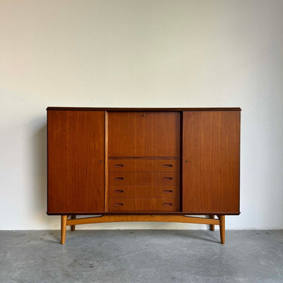 
                  
                    Highboard teak en eiken - LOUI.STORE
                  
                