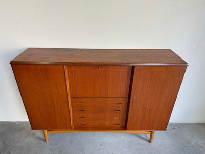 
                  
                    Highboard teak en eiken - LOUI.STORE
                  
                