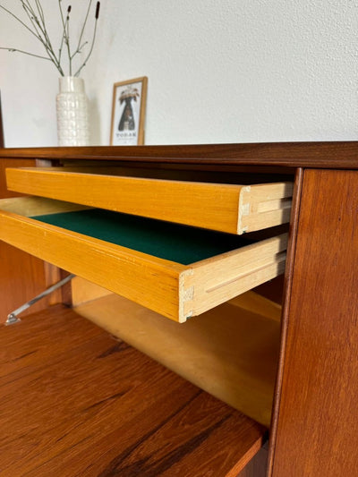 
                  
                    Highboard teak en eiken - LOUI.STORE
                  
                