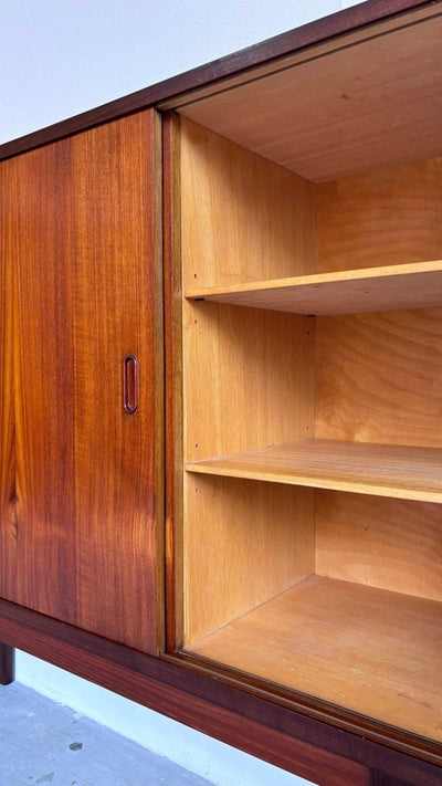 
                  
                    Highboard teak klepkastje - LOUI.STORE
                  
                