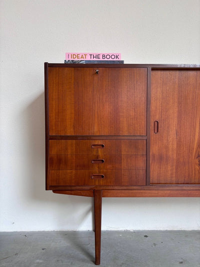 
                  
                    Highboard teak klepkastje - LOUI.STORE
                  
                