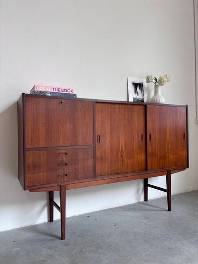 
                  
                    Highboard teak klepkastje - LOUI.STORE
                  
                