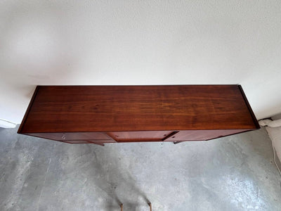 
                  
                    Highboard teak klepkastje - LOUI.STORE
                  
                