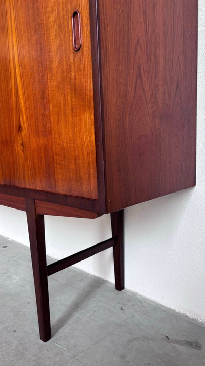 
                  
                    Highboard teak klepkastje - LOUI.STORE
                  
                