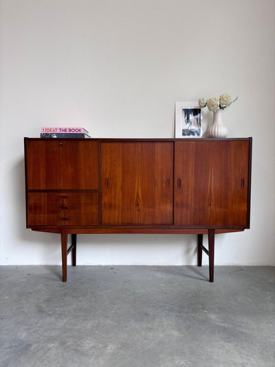 
                  
                    Highboard teak klepkastje - LOUI.STORE
                  
                