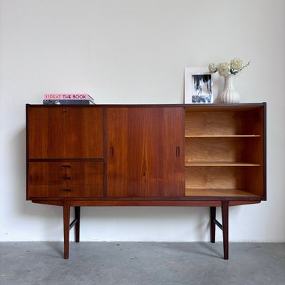 
                  
                    Highboard teak klepkastje - LOUI.STORE
                  
                