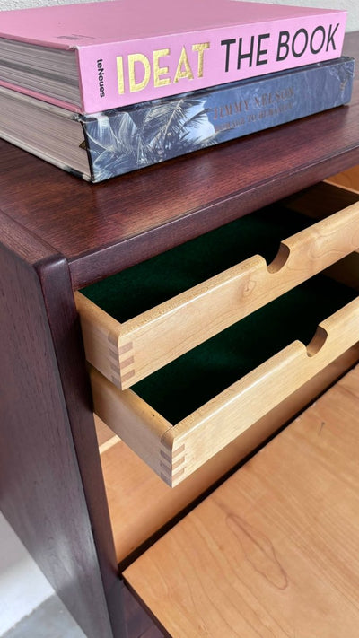 
                  
                    Highboard teak klepkastje - LOUI.STORE
                  
                