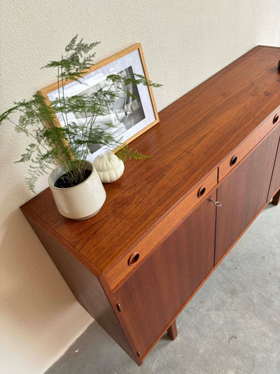 
                  
                    Highboard teak ronde greep - LOUI.STORE
                  
                