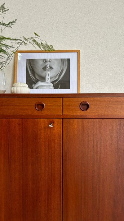 
                  
                    Highboard teak ronde greep - LOUI.STORE
                  
                