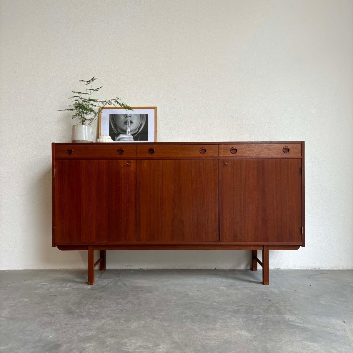 Highboard teak ronde greep - LOUI.STORE