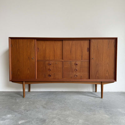 
                  
                    Highboard teak veel vakken - LOUI.STORE
                  
                
