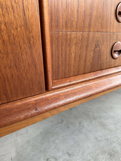 
                  
                    Highboard teak veel vakken - LOUI.STORE
                  
                