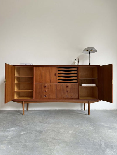 
                  
                    Highboard teak veel vakken - LOUI.STORE
                  
                