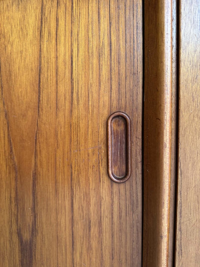 
                  
                    Highboard teak veel vakken - LOUI.STORE
                  
                