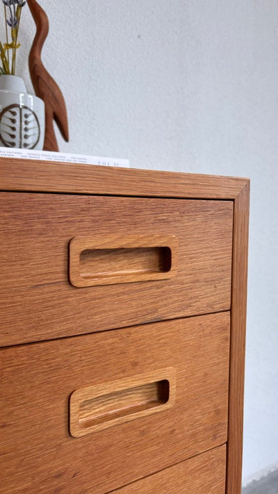 
                  
                    Hundevad ladekast eiken - LOUI.STORE
                  
                