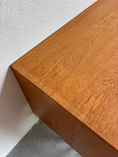 
                  
                    Hundevad ladekast eiken - LOUI.STORE
                  
                