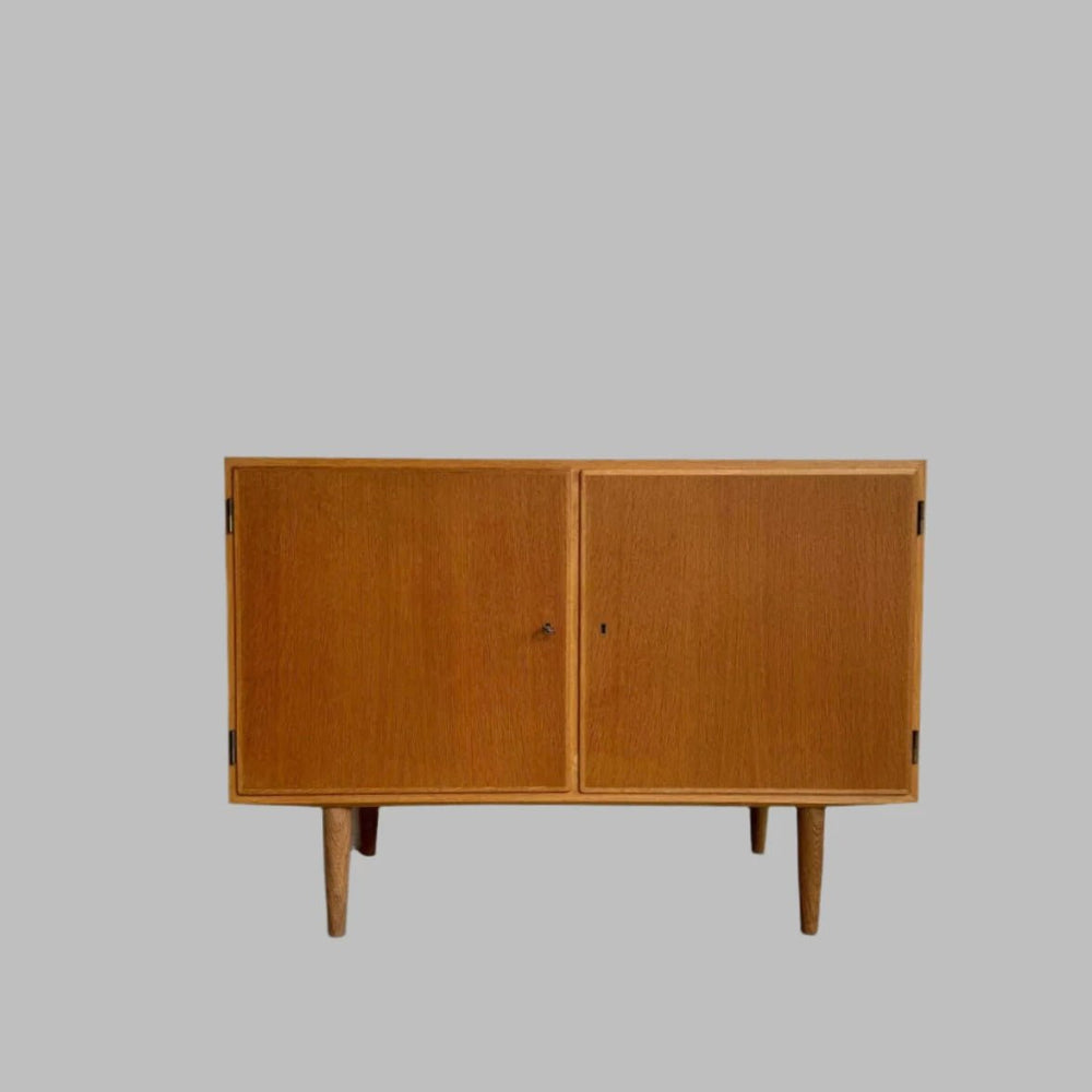 
                  
                    Hundevad sideboard eiken - LOUI.STORE
                  
                