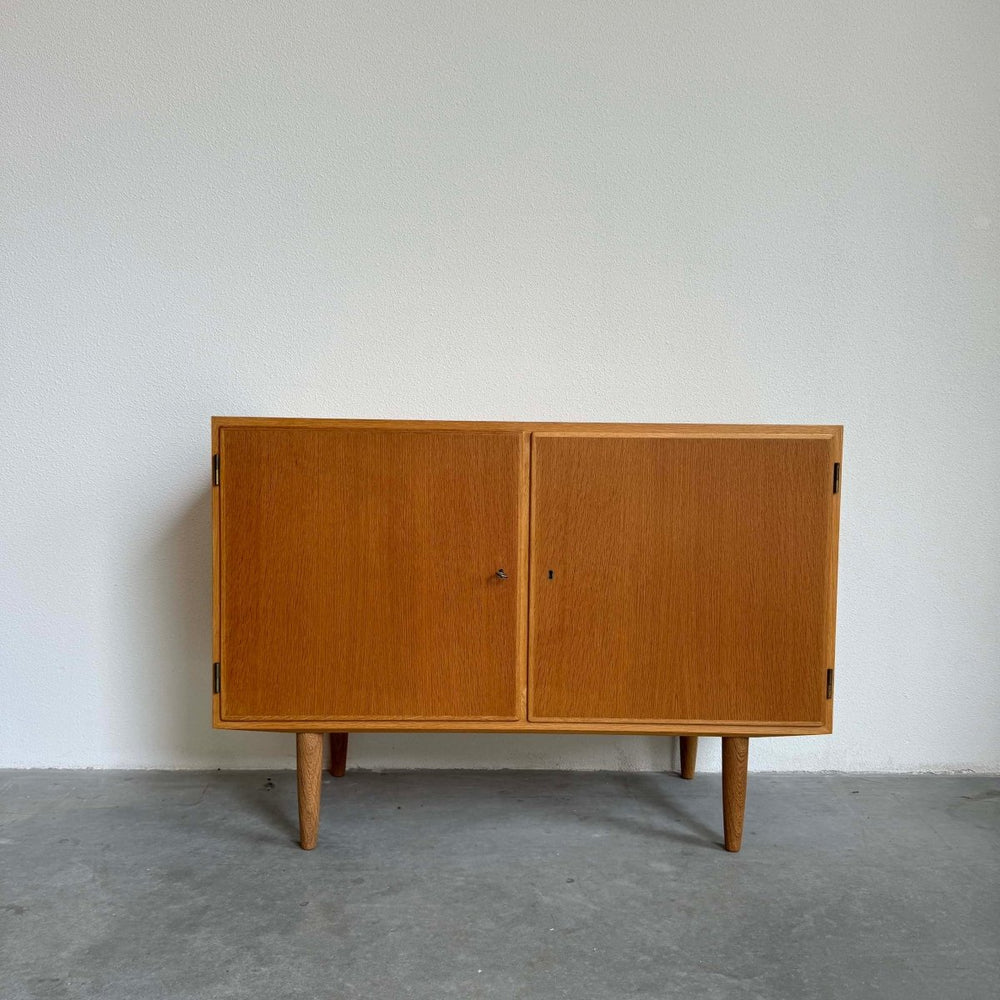 
                  
                    Hundevad sideboard eiken - LOUI.STORE
                  
                