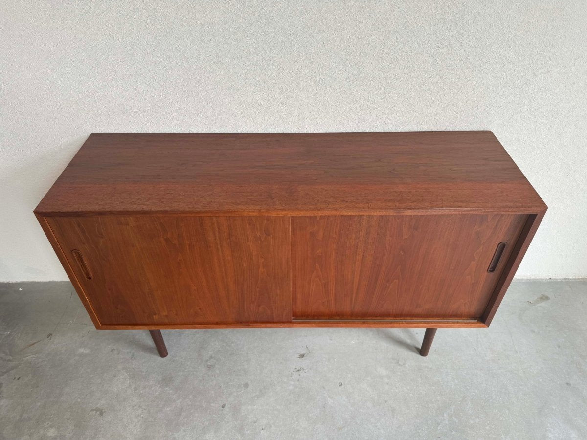 
                  
                    Hundevad sideboard teak - LOUI.STORE
                  
                