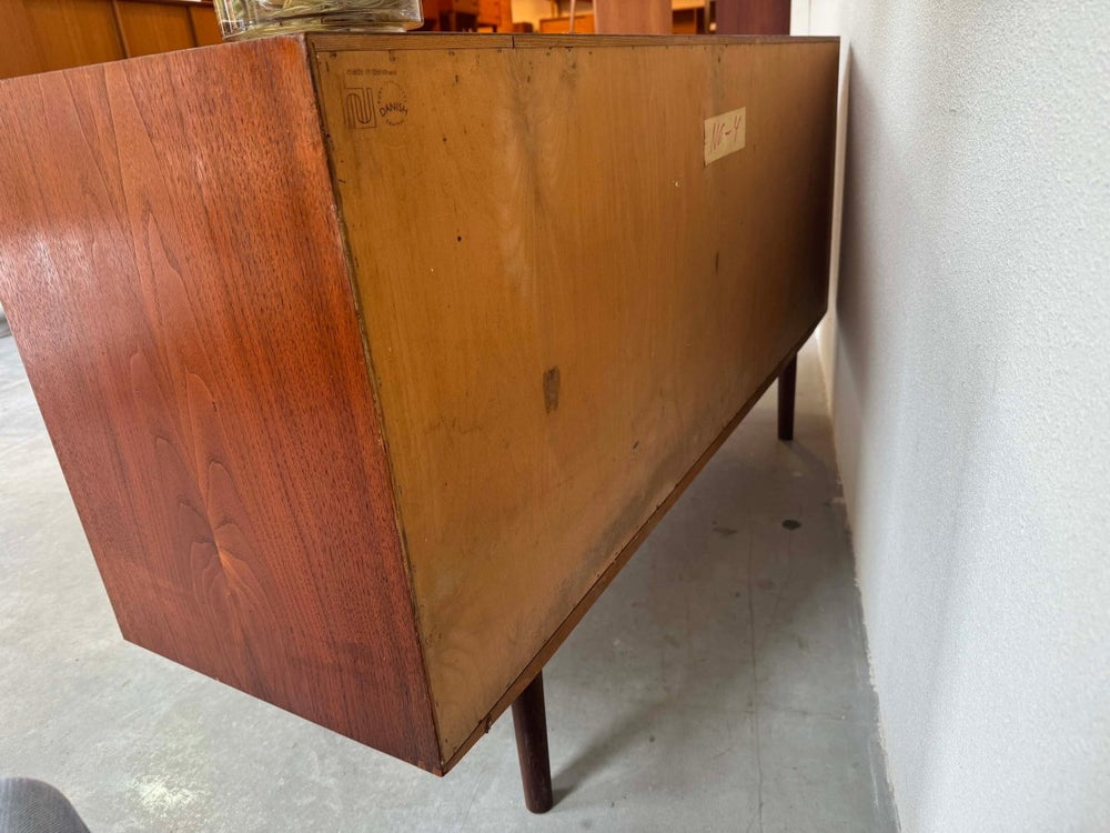 
                  
                    Hundevad sideboard teak - LOUI.STORE
                  
                