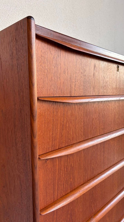 
                  
                    I - Paleishotel vintage ladekast teak - LOUI.STORE
                  
                