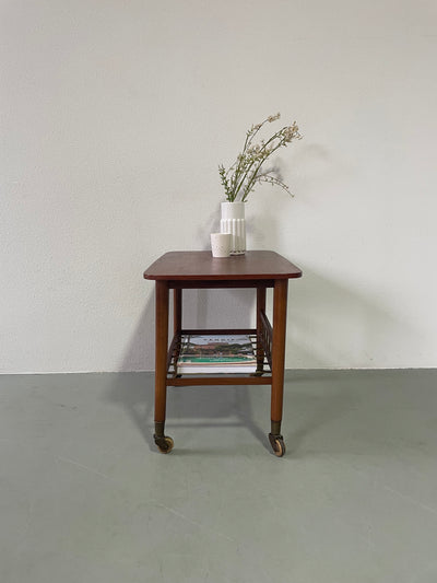 
                  
                    Trolley (bijzettafel) in teak met rek
                  
                