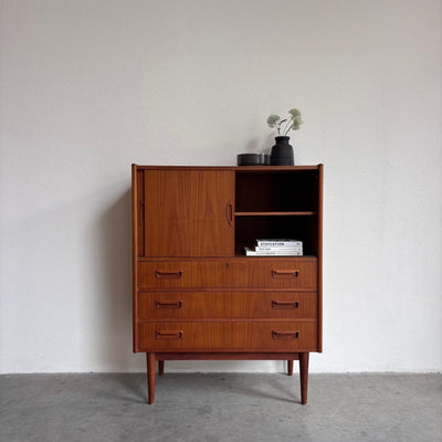 
                  
                    Klein Deens highboard - ladekast teak Gunnar Nielsen voor Tibergaard - LOUI
                  
                