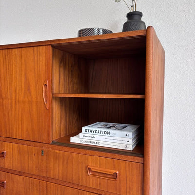 
                  
                    Klein Deens highboard - ladekast teak Gunnar Nielsen voor Tibergaard - LOUI
                  
                