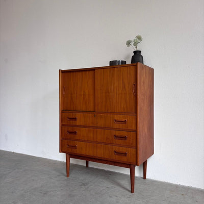 
                  
                    Klein Deens highboard - ladekast teak Gunnar Nielsen voor Tibergaard - LOUI
                  
                
