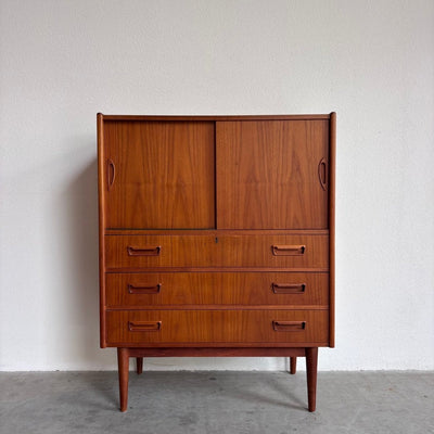 
                  
                    Klein Deens highboard - ladekast teak Gunnar Nielsen voor Tibergaard - LOUI
                  
                