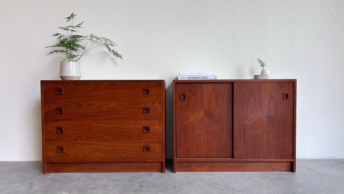 
                  
                    Klein sideboard plint in teak - LOUI.STORE
                  
                