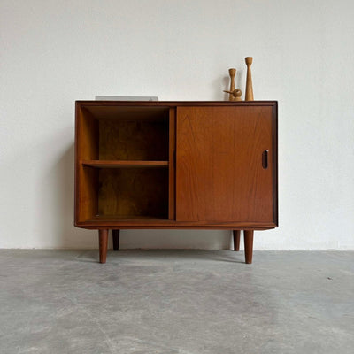 
                  
                    Klein sideboard schuifdeuren - LOUI.STORE
                  
                