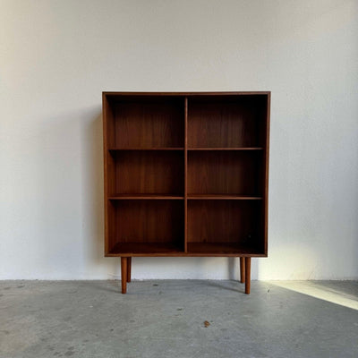 
                  
                    Klein vintage boekenkastje teak - LOUI.STORE
                  
                