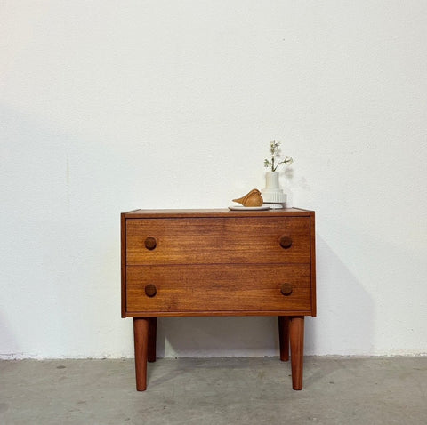Klein vintage ladekastje 2* teak ronde knop - LOUI.STORE