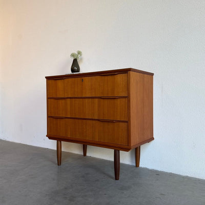 
                  
                    Kleine vintage ladekast 3* teak - LOUI
                  
                