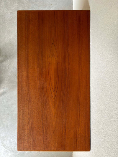 
                  
                    Ladekast 4* teak greep onder - LOUI.STORE
                  
                