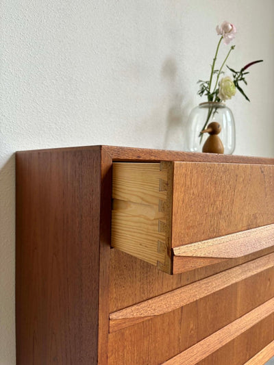 
                  
                    Ladekast 4* teak greep onder - LOUI.STORE
                  
                